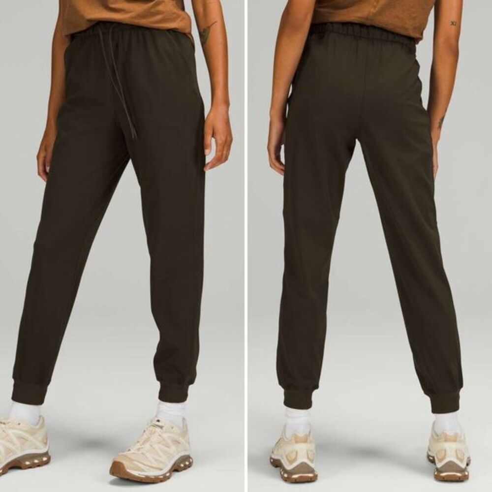 Lululemon Stretch High-Rise Jogger in Dark Olive Size 12
